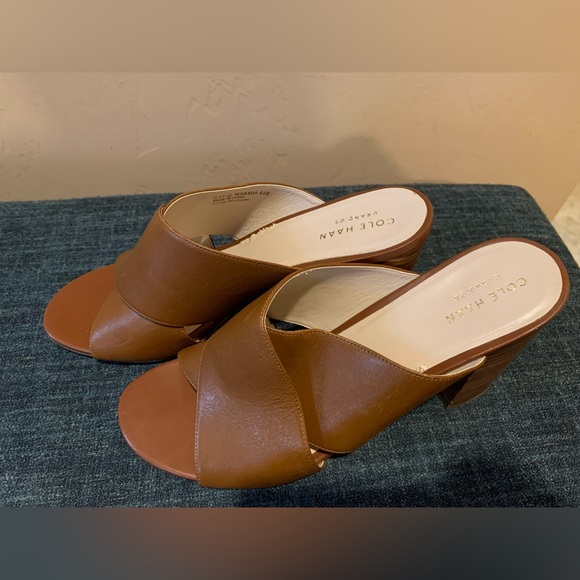 Cole Haan Women's Sandal Size 7.5 Tan Leather Crisscross Mule Clog Heel - Picture 8 of 9